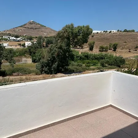 شقة Prombona Petrino Spiti *